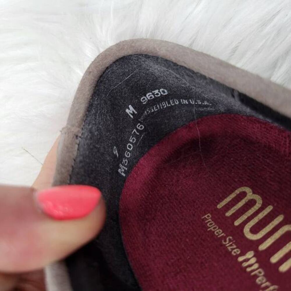 Munro Katie Gray Suede Platform Penny Loafers 9 - Picture 7 of 7